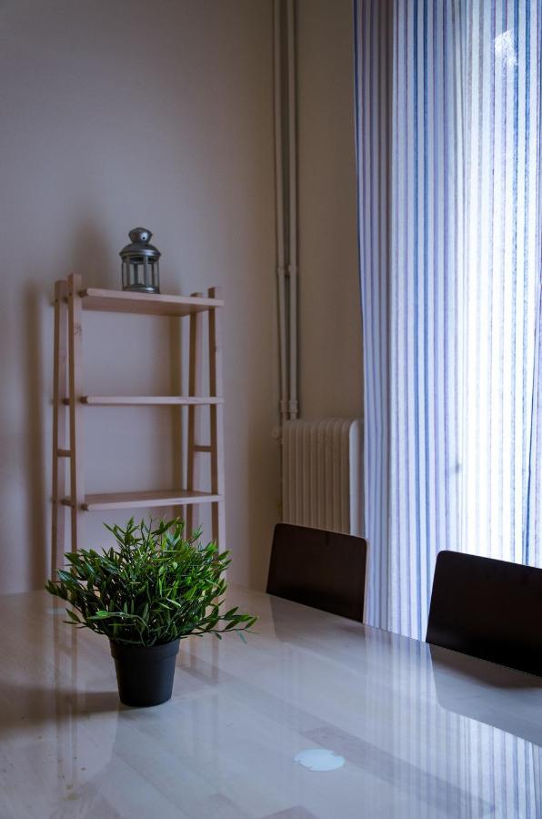 Beautiful 2Bd Apartment Near Historic Center Of Афіни Екстер'єр фото